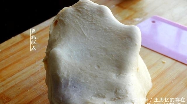 上手|懒人版电饭煲做面包,这方法轻松易上手,不用黄油,又软又香