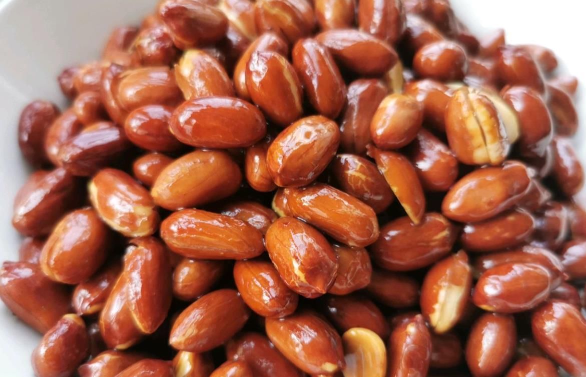  热油|炸花生米,冷油还是热油下锅学会这3个小技巧,又酥又脆不回潮