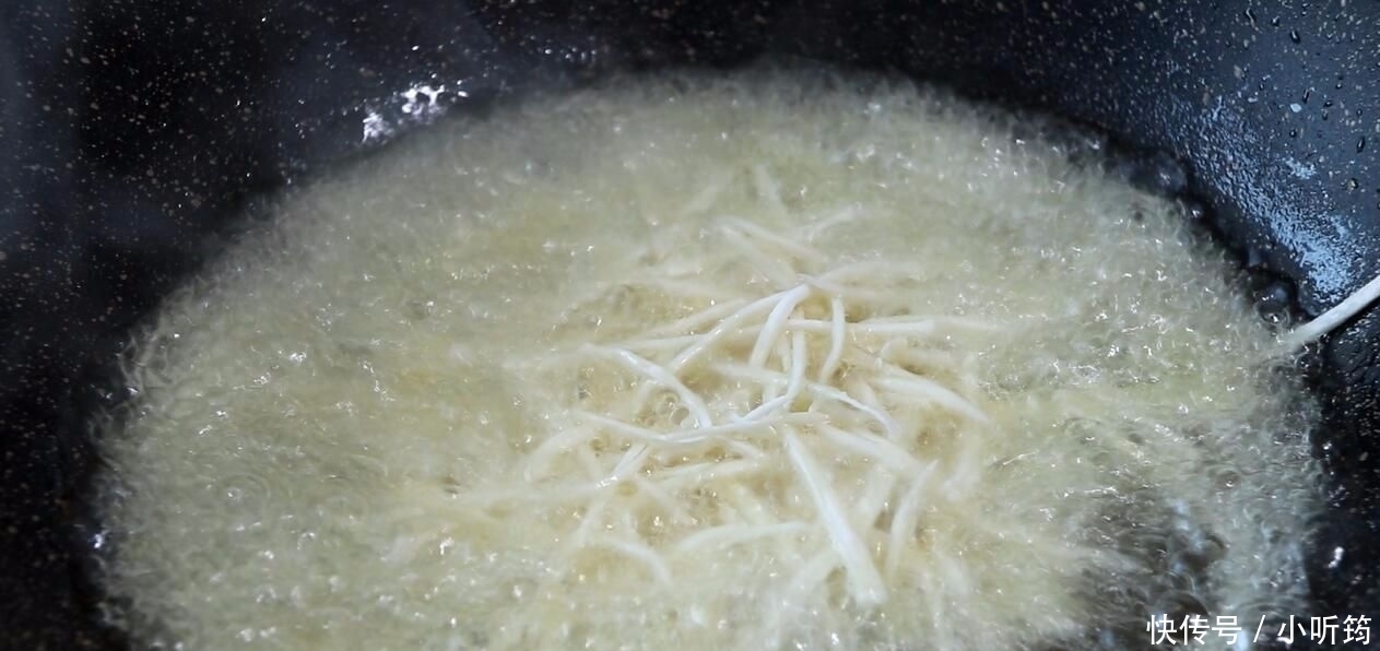 做法|教你杏鲍菇的简单做法,只用两种调味料就搞定,咸香酥脆