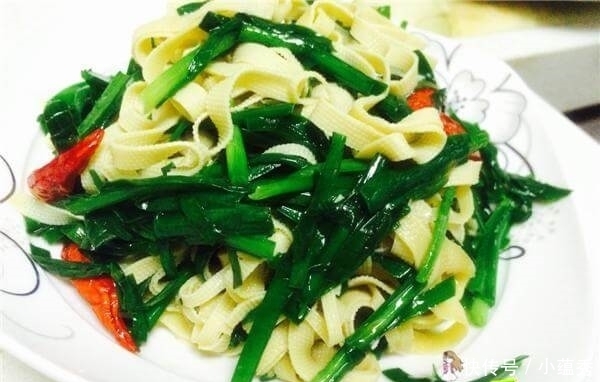 韭菜|自从学会韭菜新吃法,一周吃2次,比吃肉还香,好过瘾