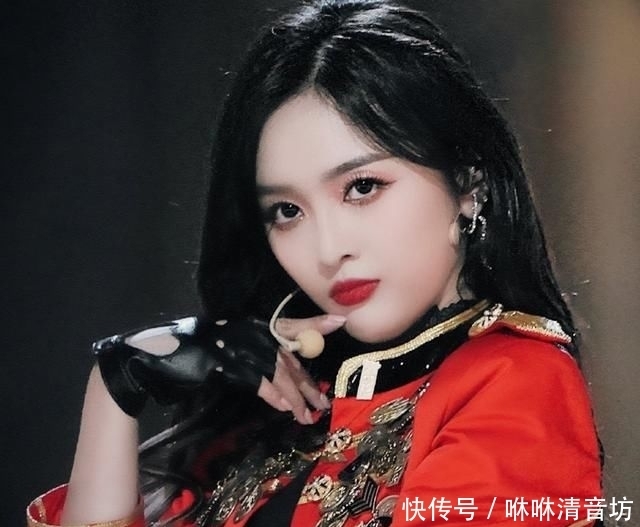 表演|火箭少女再次表演卡路里,吴宣仪甜美十足,看清杨超越我犯花痴了