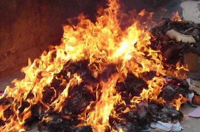 导致|强大的秦朝为何只存在十几年这几件事才是导致其灭亡的根本原因