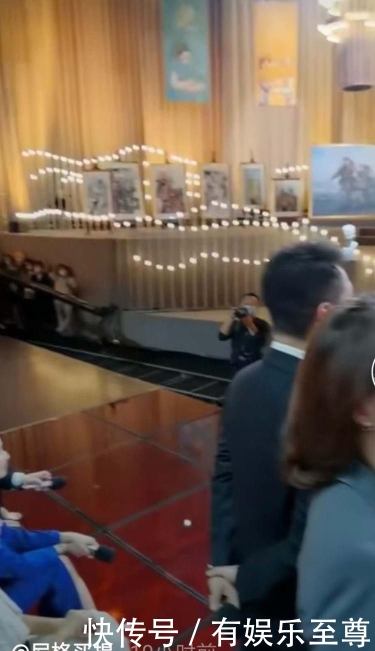 央视|央视节目录制出现失误,董卿朱迅等107位主持人“起哄”齐怼导演