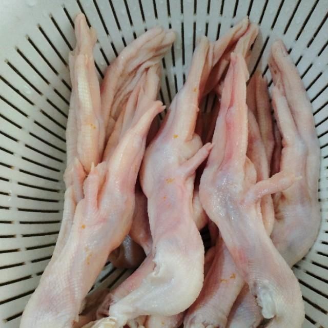 不腻|家常盐水鸭爪的做法,咸香入味,好吃不腻,即可下酒又可当零食