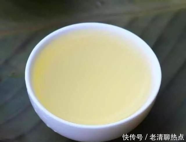 馒头|蒸馒头别再放酵母了, 只需加一瓶“它”比酵母好吃百倍, 又香又软