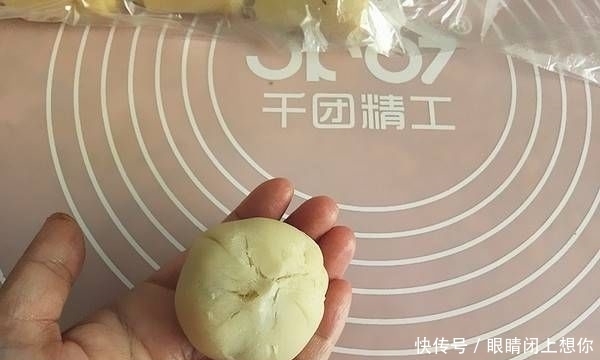 幸福|蛋黄酥,一口都是幸福!