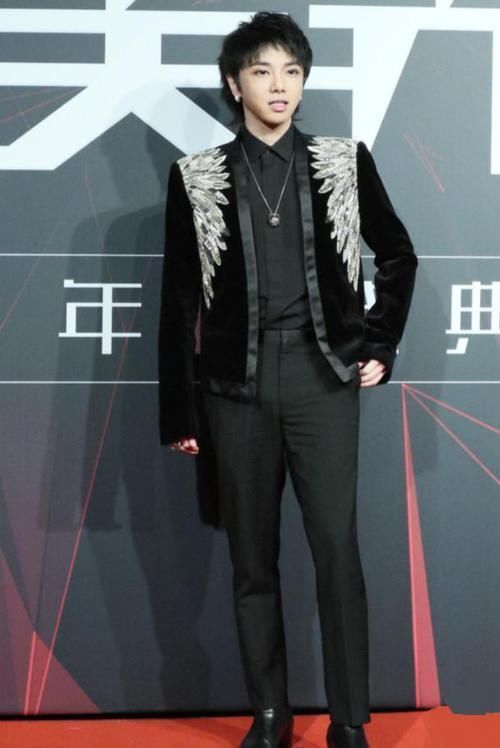 朱正廷|172cm的华晨宇和183的朱正廷,穿同一件外套,你站哪边