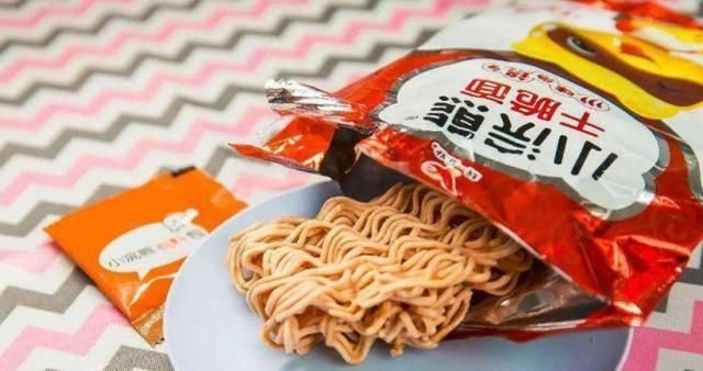 买得起|“最奢侈”5大童年零食,“小土豪”才买得起,现在都觉得吃不起