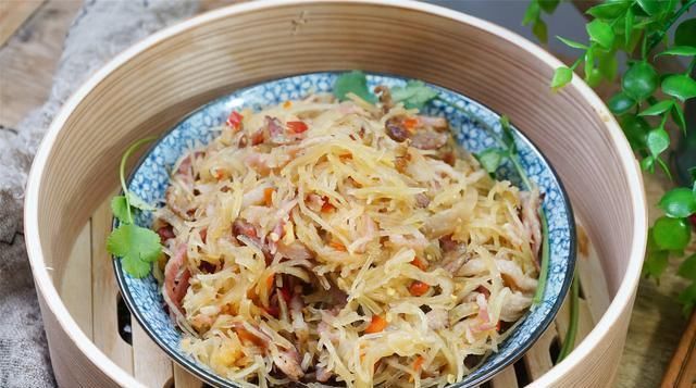 特鲜|开春了,家人最馋此菜,蒸一蒸8分钟上桌,特鲜香,次次都不够吃