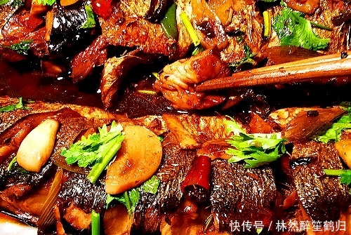 市场|逛海鲜市场,碰上此鱼每次都买,3块钱一斤,比带鱼便宜又好吃