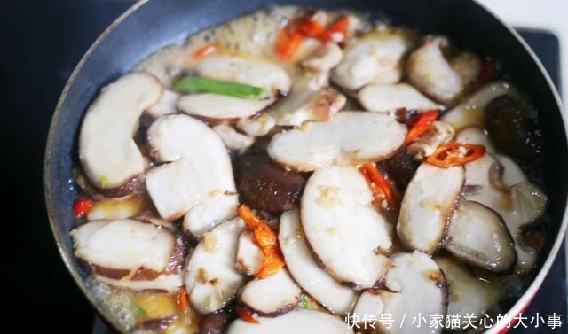 超爱|天凉了,黄瓜萝卜不如它,10块一斤,炒着比肉香,儿子超爱吃