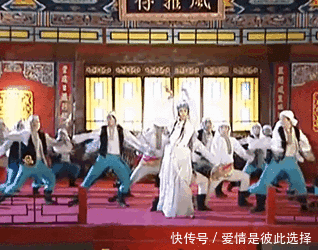 狂赞|Ella狂赞、Lisa尖叫,97年的她未免太飒了!