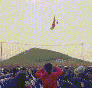 GIF|搞笑GIF:不是爱抽烟吗?来来来!