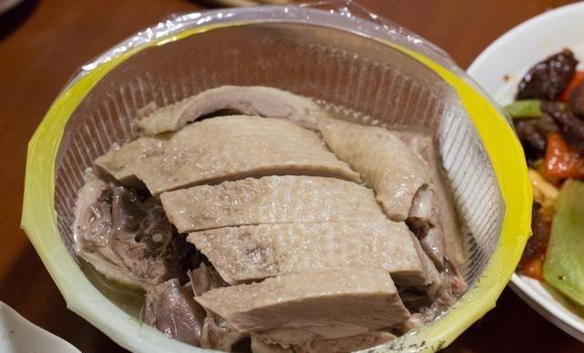 亲戚|周末亲戚来家里吃饭,弟媳下厨做了11道菜,大伙吃了一锅米饭