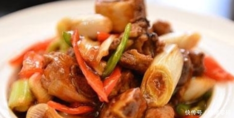 易学|简单易学,营养又下饭,烧出来的外香里嫩,好吃到骨头都想啃!