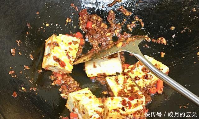 做成|一块豆腐是用各种调味品做成的,他能和麻婆豆腐竞争吗