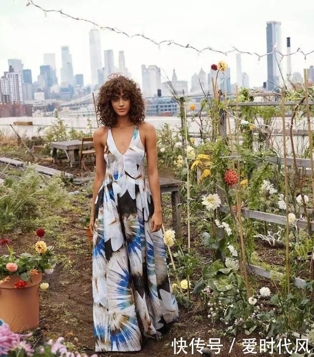 鲜花|球鞋当花瓶,鲜花填充羽绒服?时尚界的环保也太香了