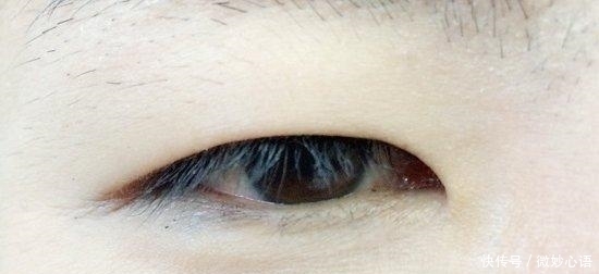 女生|单眼皮好看的女生,一般有以下3个共同点,占一个就很灵动俏皮