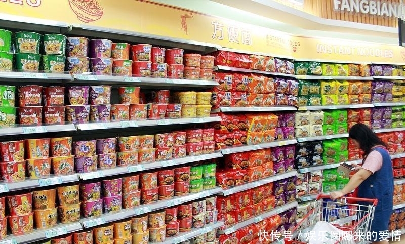 腹泻|男子吃过期方便面致腹泻 索赔“450万”反被判蹲8年 罚款2万