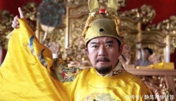 睡觉|最爱加班的皇帝，一个加班不睡觉，另一个加班连衣服都顾不上补