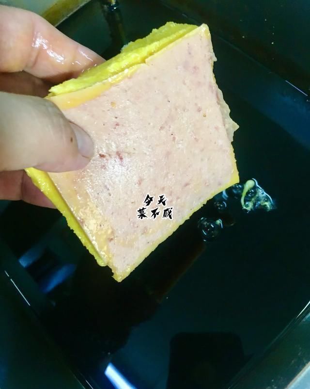 创意|面包锅贴鱼,创意十足,外酥里嫩,我家孩子最爱吃,三天做一次