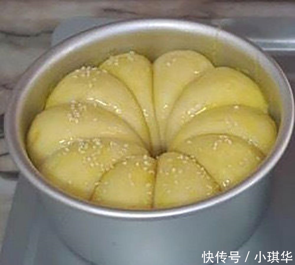 面包|4个鸡蛋, 2杯面粉, 不用烤箱, 做松软可口的面包, 学会不用买了