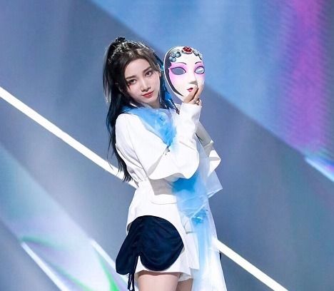  林君怡|未能成团演艺之路依然继续：徐艺洋录制新歌，林君怡资源变多