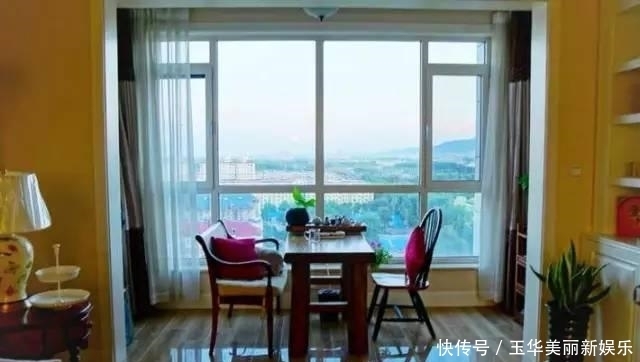 阳台|头一次见客厅和阳台打通隔断这样设计