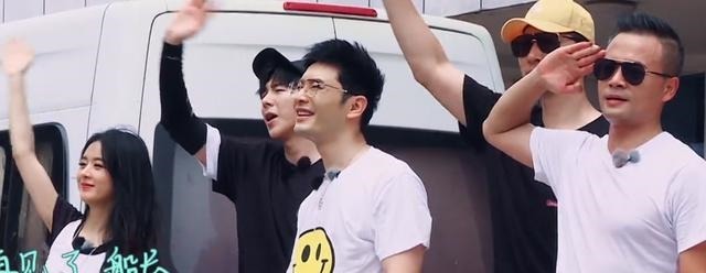 带火|《中餐厅》王俊凯回归接受最重任务,带火的大水壶是被杜海涛种草