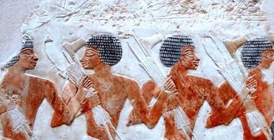 芙蒂蒂|古埃及王后揭秘美貌的纳芙蒂蒂，神秘消失之谜