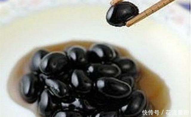 黑豆宜与|每天吃一把黑豆的4个好处，看到第4个，女人笑了