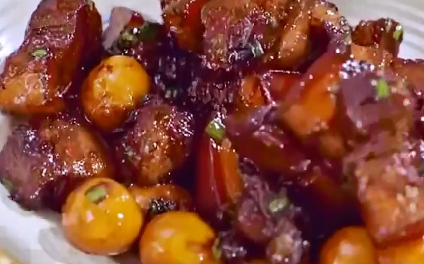 红烧|五花肉不用红烧,教你秘制新吃法,不加油不加水,浓浓酱香味