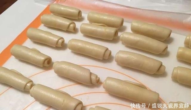  做法|如何做出口感酥脆，层次分明的蛋黄酥，配方和做法分享给你