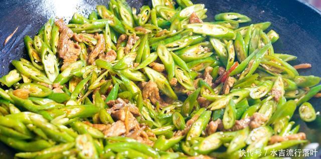 好吃|辣椒炒肉到底怎样做才好吃呢炒之前多加这一步，肉片香辣下饭