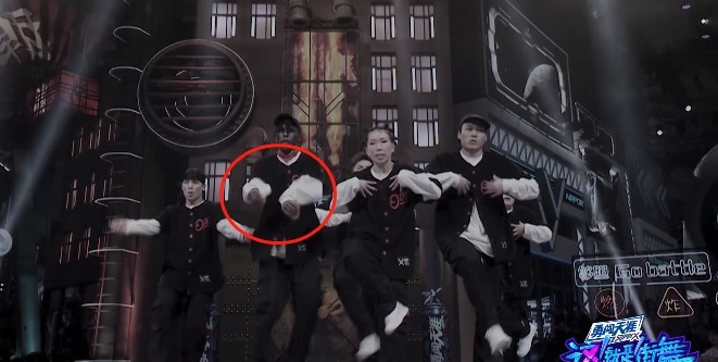 布布|《街舞》成国际大神坟墓,战神布布出现重大失误,另一个何展成