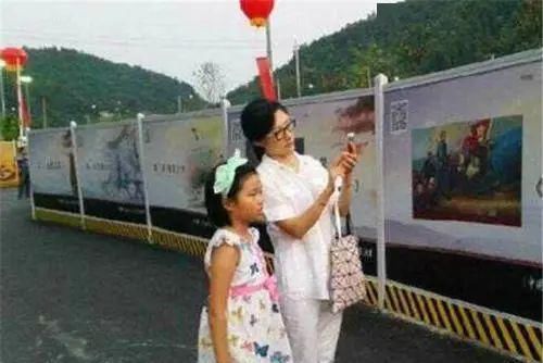 告别|曾是央视“最美”主持人挤掉倪萍,斗过董卿却突然告别央视