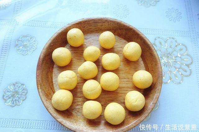 食材|女人贫血喝这汤,比吃阿胶强,隔天喝一碗,气血足了,越喝越漂亮