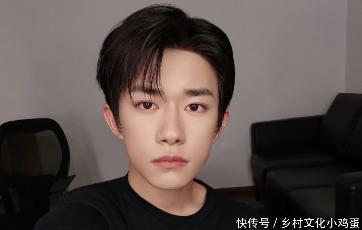 演员|易烊千玺新电影定档,搭档实力派演员上演温情故事,这阵容太可了