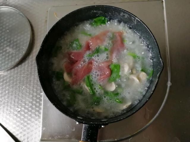  白粥|白粥太无味教你一款有肉有菜的粥，颜色好看又好喝