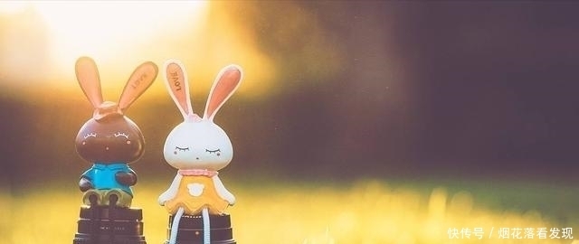 离不开你|男人离不开深爱的人时,不一定会主动联系,但一定会有异常表现!