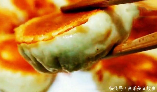水煎包都|简单一招,让一锅水煎包两边焦黄,饭馆不一定做得到