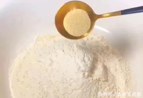  面粉|我家面粉从不蒸馒头，学会新做法，香脆松软，3天一袋面不够吃