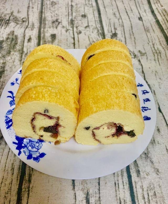  葡萄干|美食分享：新吃法玉米粉蓝莓葡萄干蛋糕卷美味