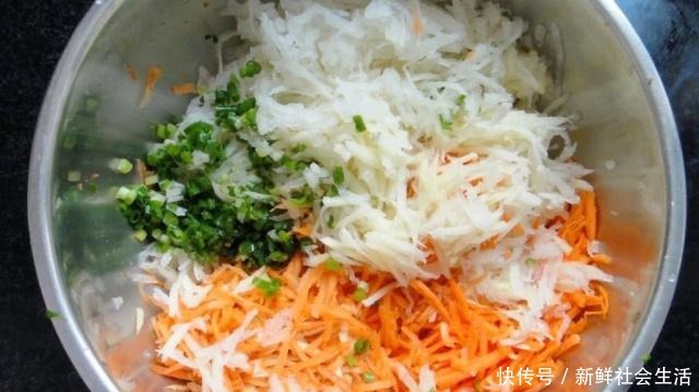诀窍|想吃萝卜丸子不用买,只要掌握两个诀窍,加入两样东西,个个酥脆