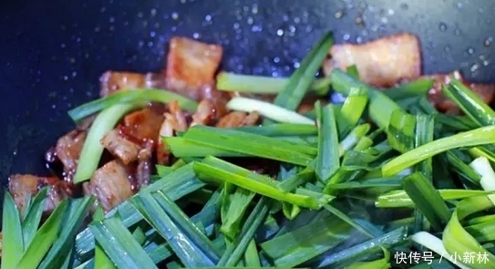 系列|大叔家的川菜系列:回锅肉,肉多菜少,肥而不腻,家人爱吃!