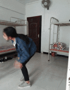  拍到|搞笑GIF：在沙滩上拍到比大白鲨还恐怖的生物