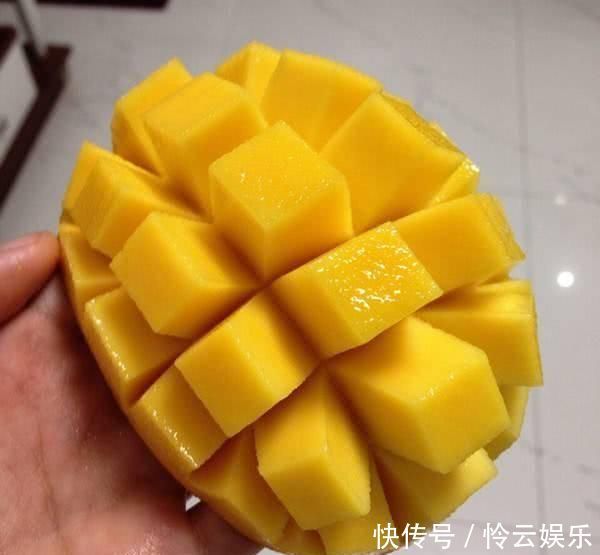 水果|4种“网红水果切法”火遍全网,西瓜这样切,女生再也不怕吃花脸