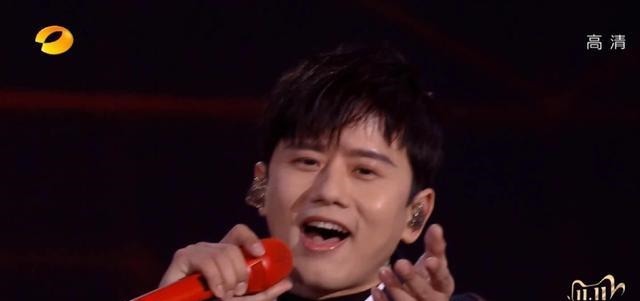  魔鬼|金鹰节开幕，湖南台的魔鬼打光，好黑，谁扛住了宋威龙被吐槽！