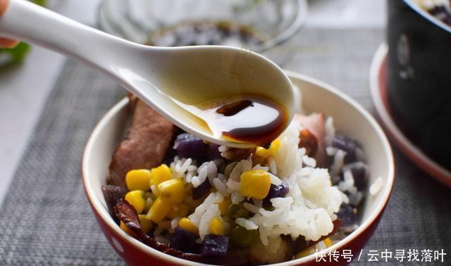 紫土豆|天热最爱焖饭,几步做好,菜饭一锅出,全家人都爱吃