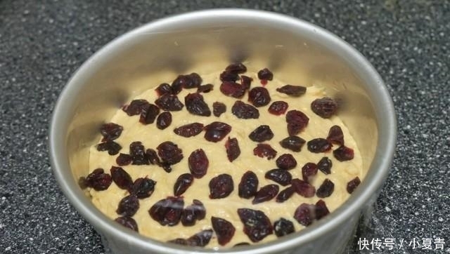 低筋面粉|早餐蒸个南瓜发糕,口感松软不粘牙,好吃不上火,孩子说比蛋糕香